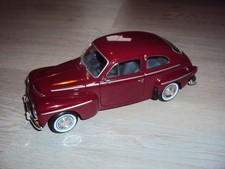 Revell Volvo PV 544 Buckel 1:18 dunkelrot Modelauto Detailgetreu