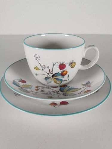 Royal worcester strawberry - royal,