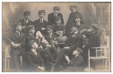 S5562/ Studenten trinken Bier