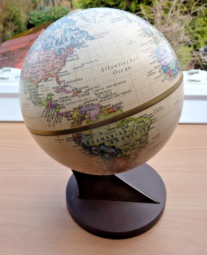 Sehr schöner globus - schöner,