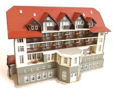 Vollmer - Schwarzwaldklinik Krankenhaus - 27757 - H0  Gebäude Häuser  ---- BG 32