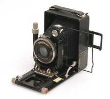 Voigtländer Bergheil 6,5x9 mit Heliar 4,5/10,5 cm grünes Leder und grüner Balgen