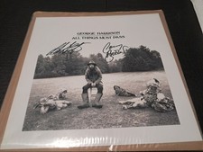 Original Autogramm auf Plakat George Harrison ALL THINGS MUST PASS
