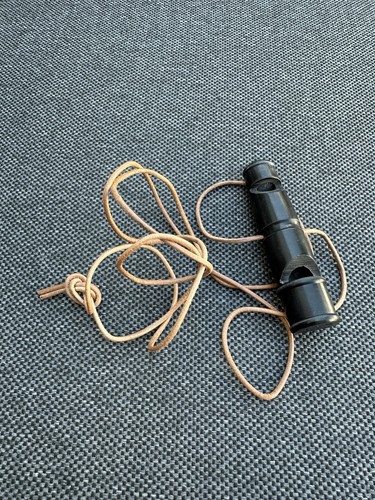 Hundepfeife mit lederband - hundepfeife,