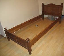 Bett - Holz - Einzelbett komplett mit Lattenrost - 90 x 200 braun