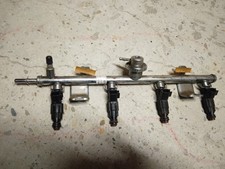 Ford Mondeo MK3 107KW Turnier Ez.2003 Einspritzleiste Einspritzdüsen