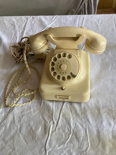 Altes weißes telefon mit - altes,