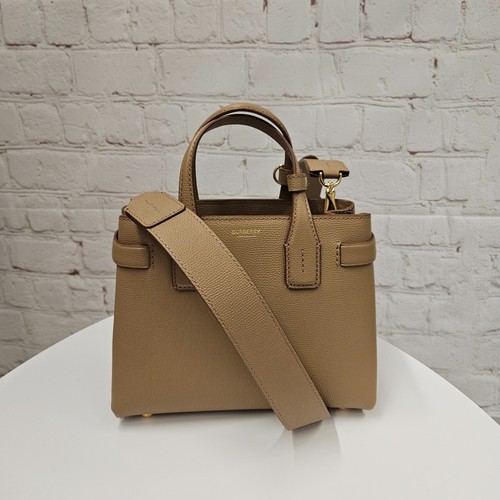 Neu burberry house - burberry,