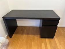Schreibtisch Malm Ikea schwarz