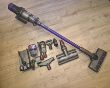 Dyson V11 Animal Extra Kabelloser Staubsauger Nickel/Violett
