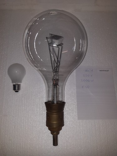 Gigantische glühlampe - gigantische,