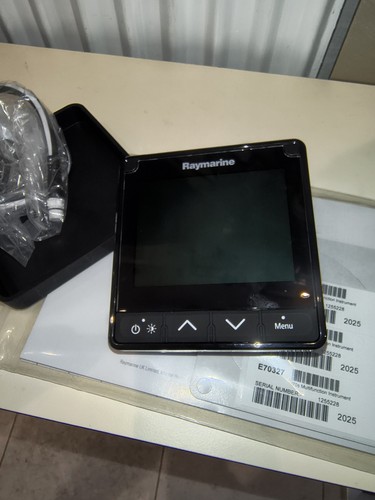 Raymarine i70s
