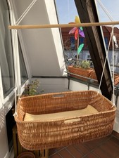 Baby-Hängekorb mit Federwiege