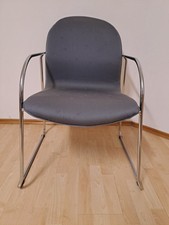 Besucherstuhl mit Armlehne