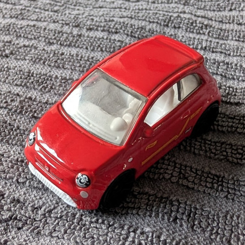 Hot wheels fiat 500e rot - 500e, 1:64
