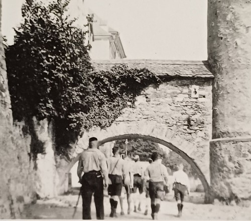 Gruppe jungen kurzen hosen - jungen, in
