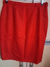 sehr schöner roter Rock Größe 44 von reine Schurwolle -NEU-
