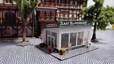 Kleiner blumenkiosk mit - kleiner,