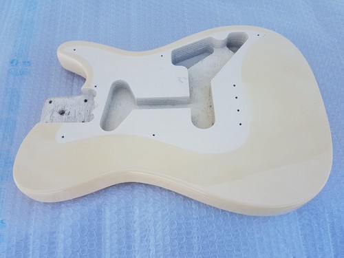 1982 fender bullet body - body,