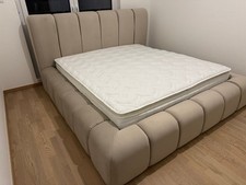 Beiges Polsterbett 220×220 cm