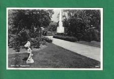 AK Aue --Stadtgarten -  Figur, Springbrunnen, Straßenpartie -- Echtfoto (K)