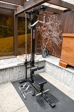 MegaTec Latzuggerät mit