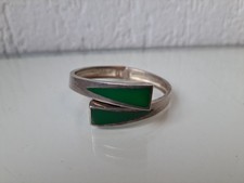 Armreif , 835 Silber mit grünem Stein : Jade , edler ,alter Armreif