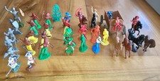 Spielfiguren Cowboy Indianer Ritter 33-teilig   60/70er Jahre