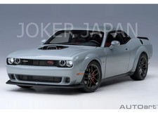 AUTOart Dodge Challenger R/T Scat Pack Widebody 2022 SMOKE SHOW grau 71774 1/18