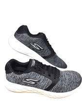 Men’s 8.5 Skechers GORUN