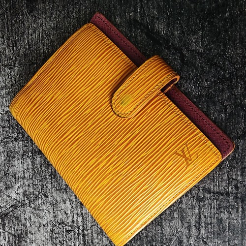 Louis vuitton agenda epi - vuitton, lv
