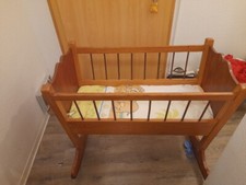 Kinderbett aus Holz für ein