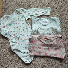 4 Bodys Gr. 74/80 Mädchen