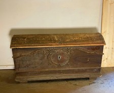 antike Truhe, Runddeckeltruhe