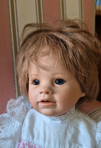 Niedliche babypuppe - niedliche,