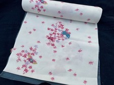 Japanischer Kimono weiß Lilie