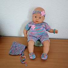 Selbstgestrickte Kleidung für