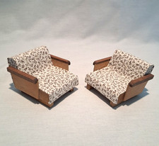 ältere Puppenstube Wohnzimmer Sessel 