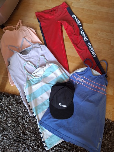 Paket mit sportbekleidung - mit,