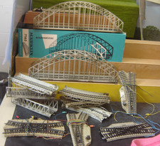 Märklin HO 4 elektr. Weichen Metallgleis + Brücken + Rampen "Gebraucht"(345)