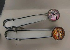 Set mit 2 Schmucknadel Brosche