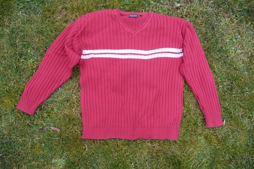 Weinroter strickpullover mit - weinroter,