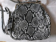 Kleine Damenhandtasche In