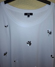 C&A @ Shirt @ OFFWHITE @ ungetragen @ BLÜTENstickerei in silber @ Größe 4XL @