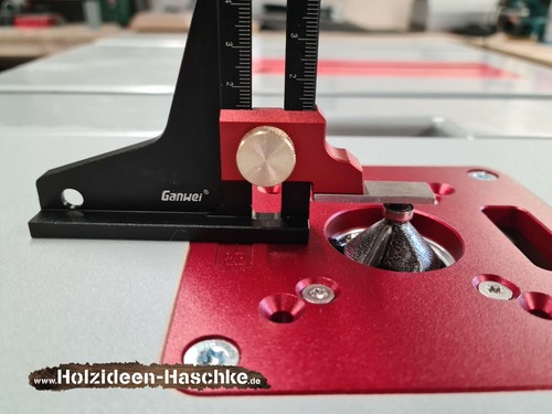 Höhenmesser tiefenmesser - /,