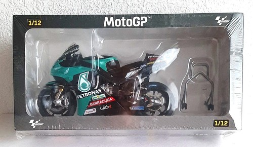 Valentino rossi yamaha - valentino,