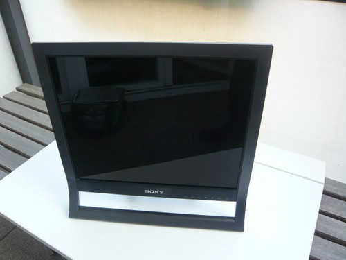 Design monitor sony - 17",