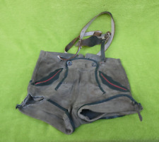 Kurze alte Trachtenlederhose