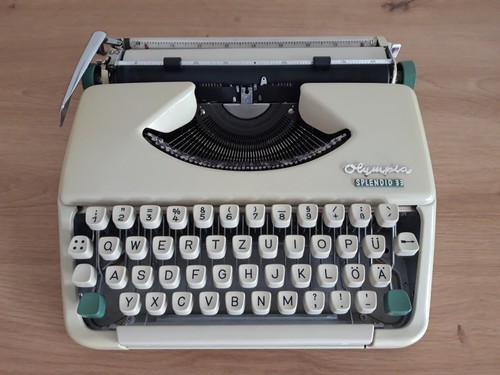 Schreibmaschine olympia - schreibmaschine,