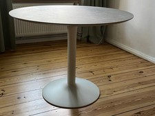 Runder Design Tisch von